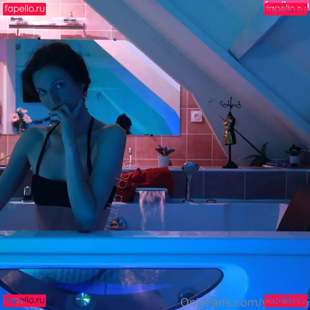 yulladao Onlyfans Photo Gallery 