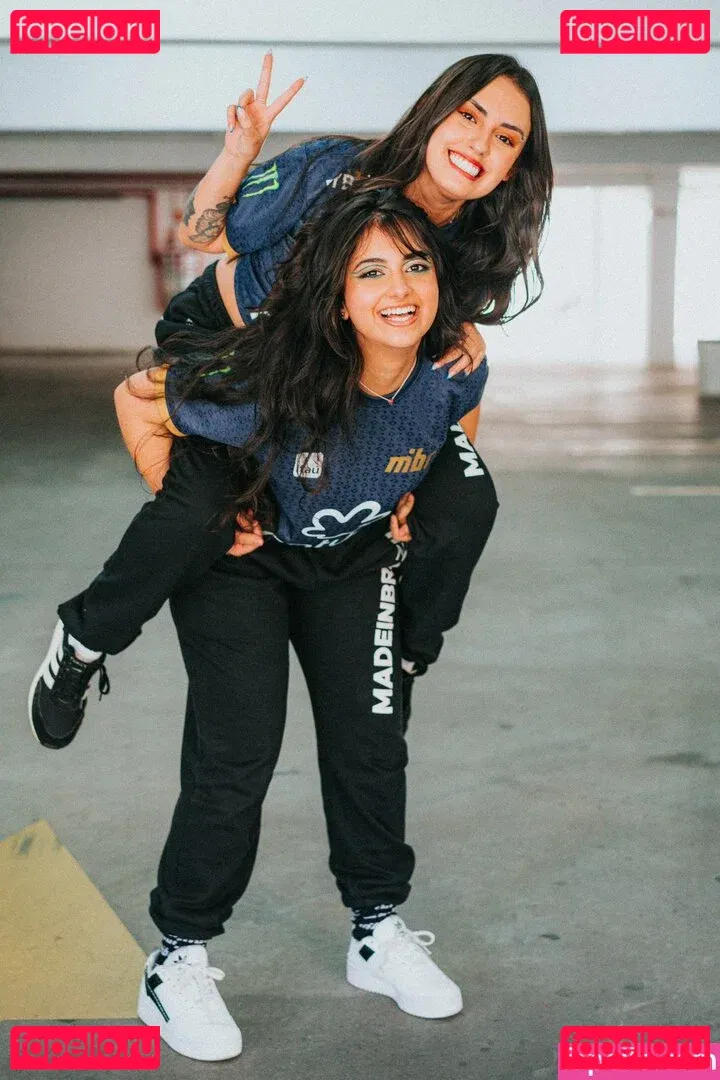 yulladao Onlyfans Photo Gallery 