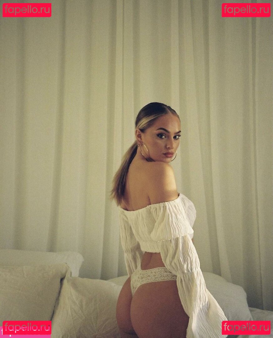 Alice Stenlöf Nude Onlyfans Photo 7