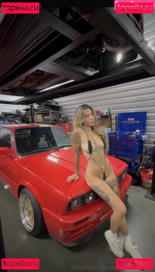 Sarah Mickleson Nude Onlyfans Photo 3