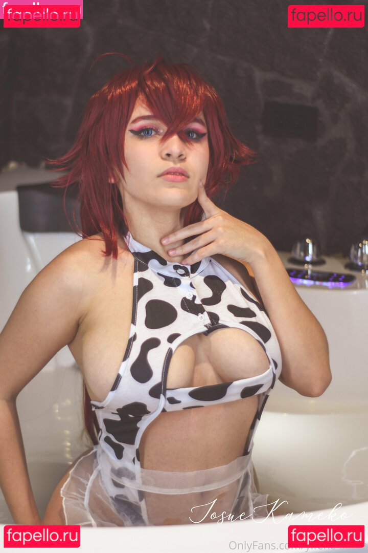 Yifene Cosplay Nude Onlyfans Photo 7