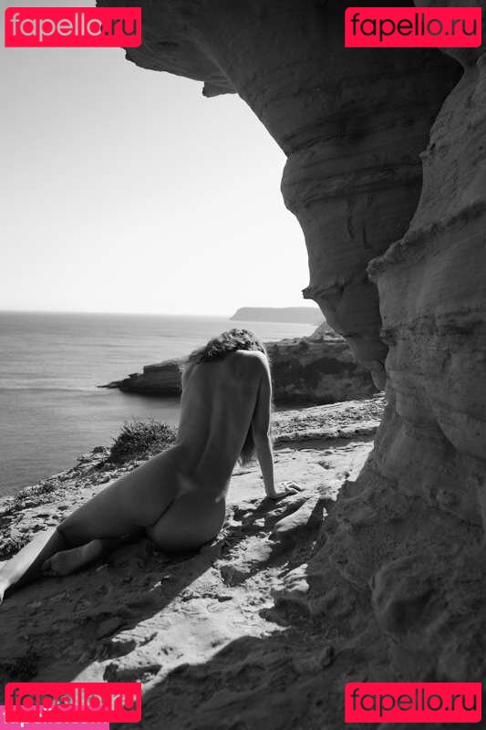 Lin Artica Nude Onlyfans Photo 21