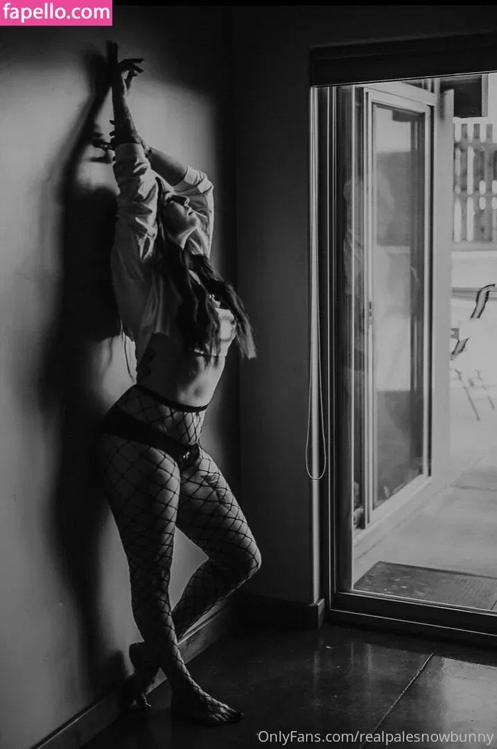 realpalesnowbunny Onlyfans Photo Gallery 