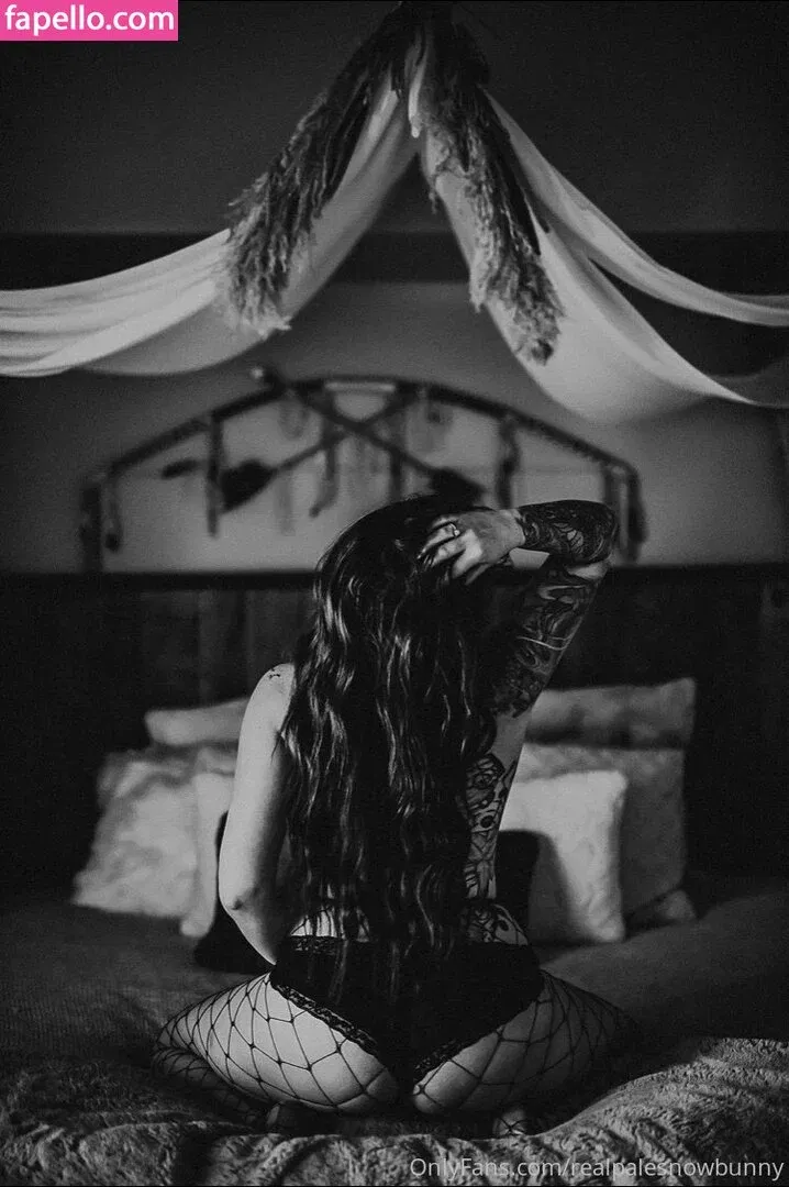 realpalesnowbunny Onlyfans Photo Gallery 