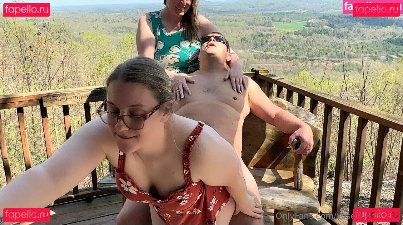 xosecretsaraxo Onlyfans Photo Gallery 