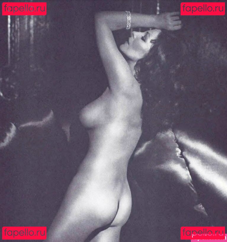Joan Collins Nude Onlyfans Photo 3
