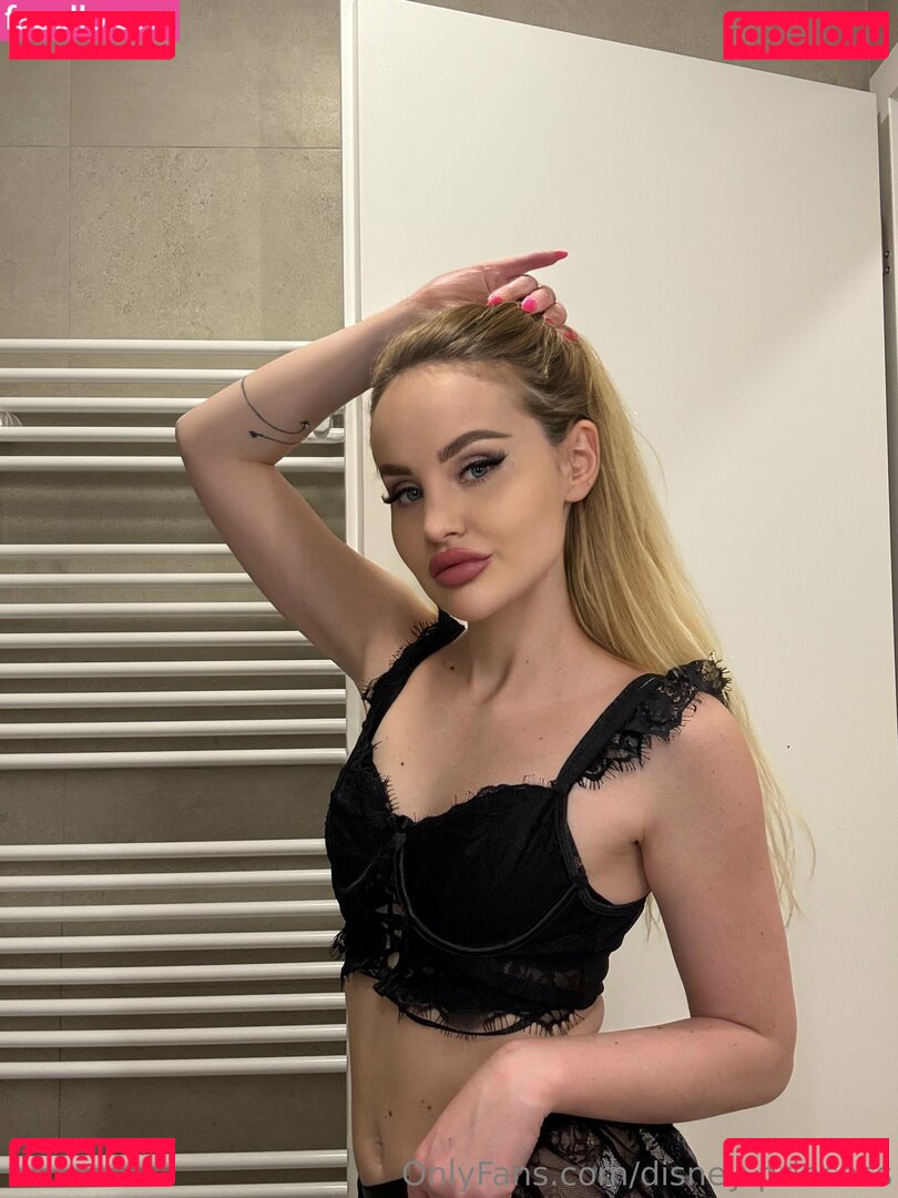 disney-princess Nude Onlyfans Photo 19