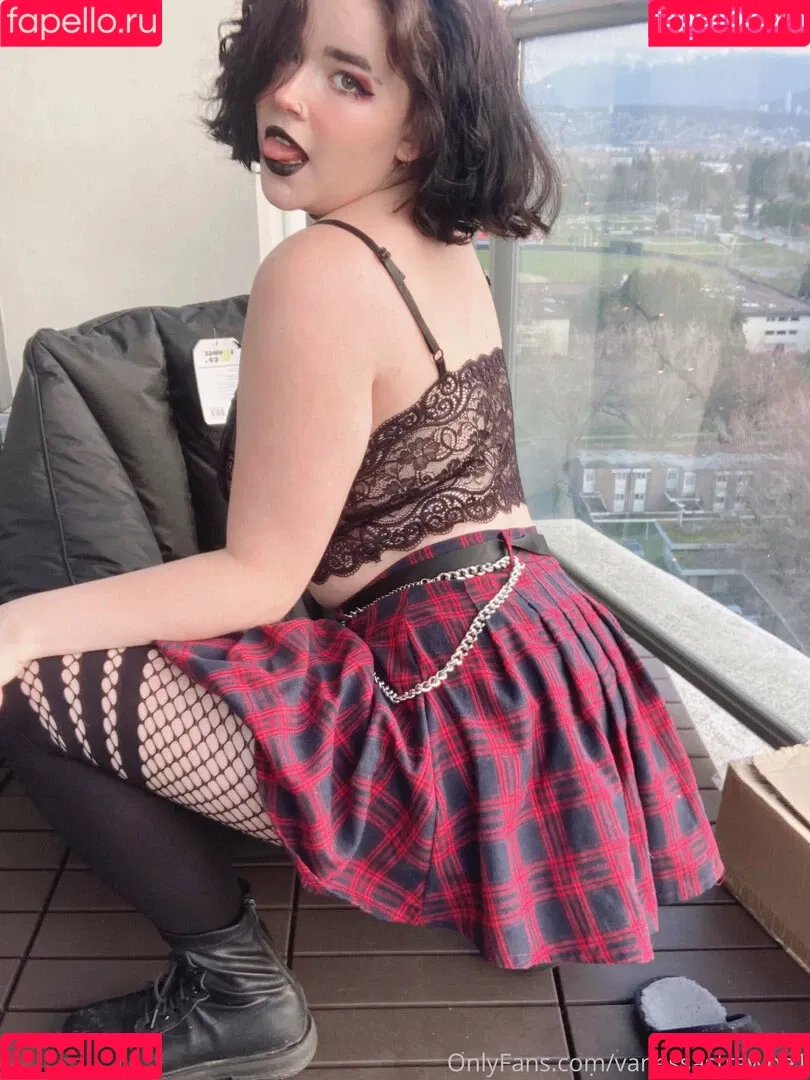 vanessastrawbe1 Onlyfans Photo Gallery 