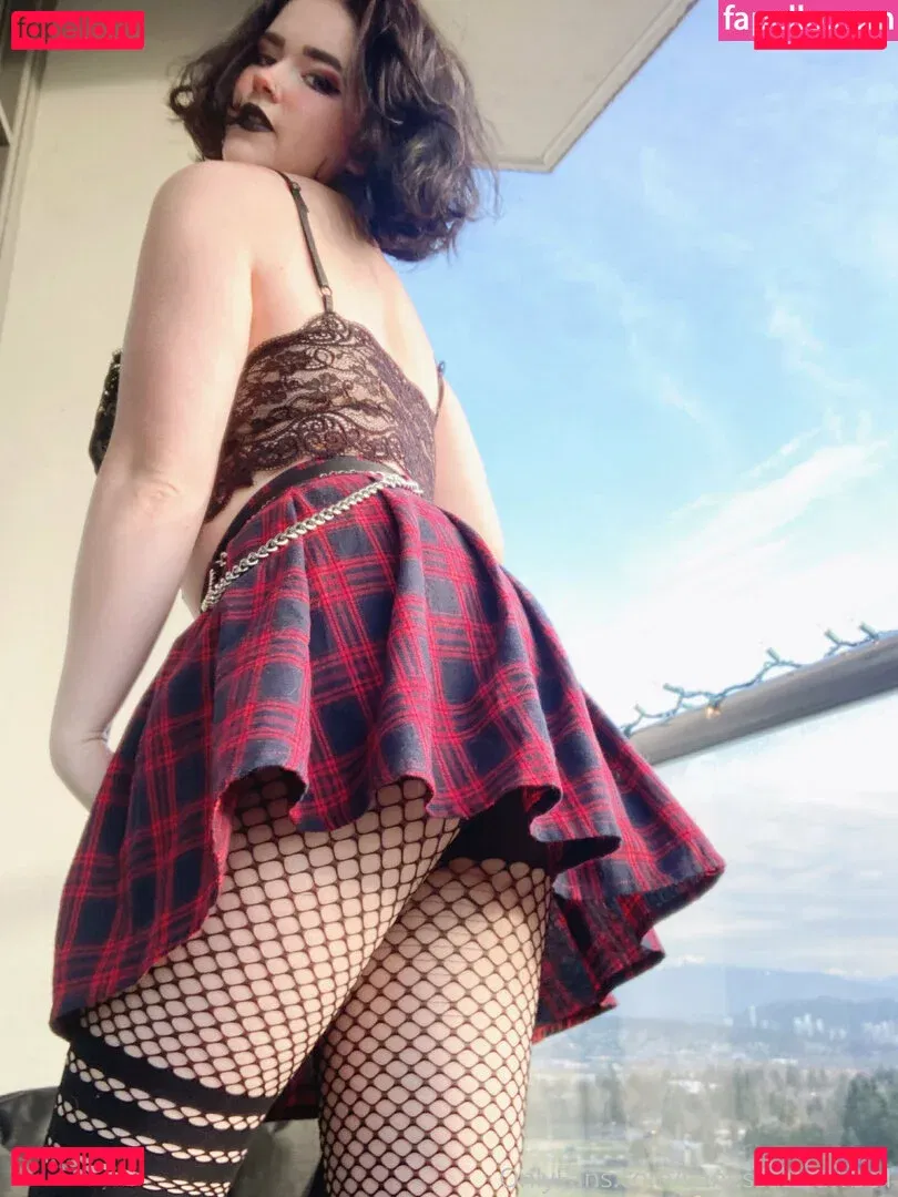 vanessastrawbe1 Onlyfans Photo Gallery 