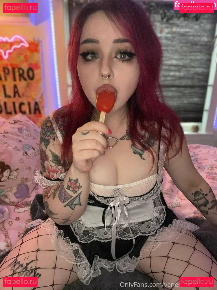 vanessastrawbe1 Onlyfans Photo Gallery 