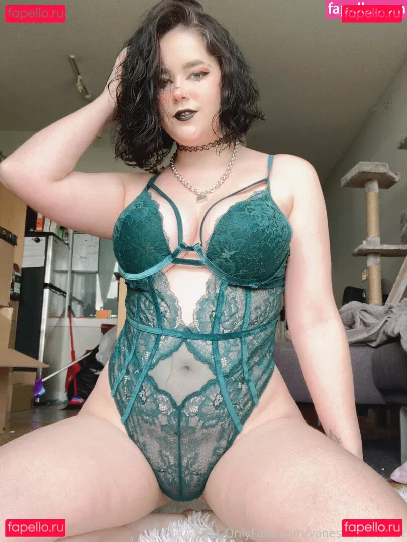 vanessastrawbe1 Onlyfans Photo Gallery 