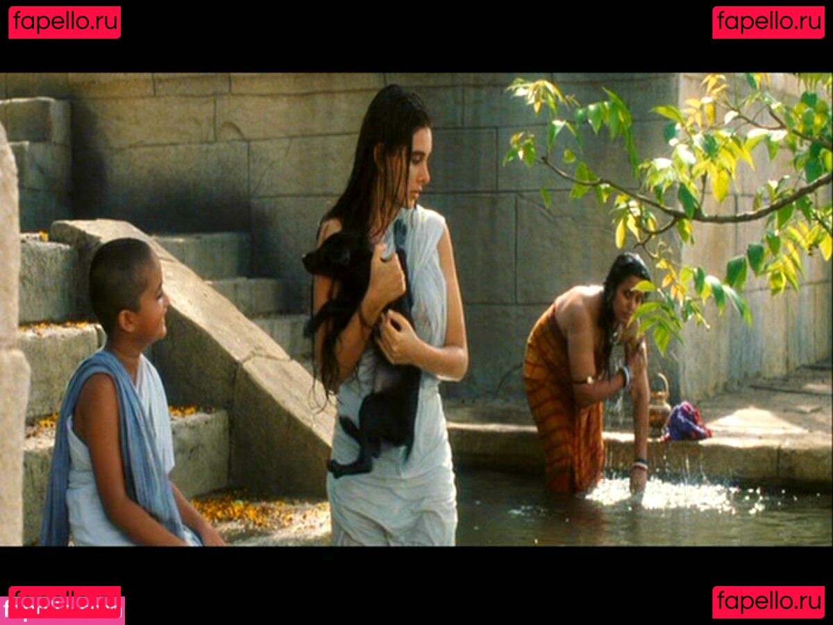Lisa Ray Nude Onlyfans Photo 11