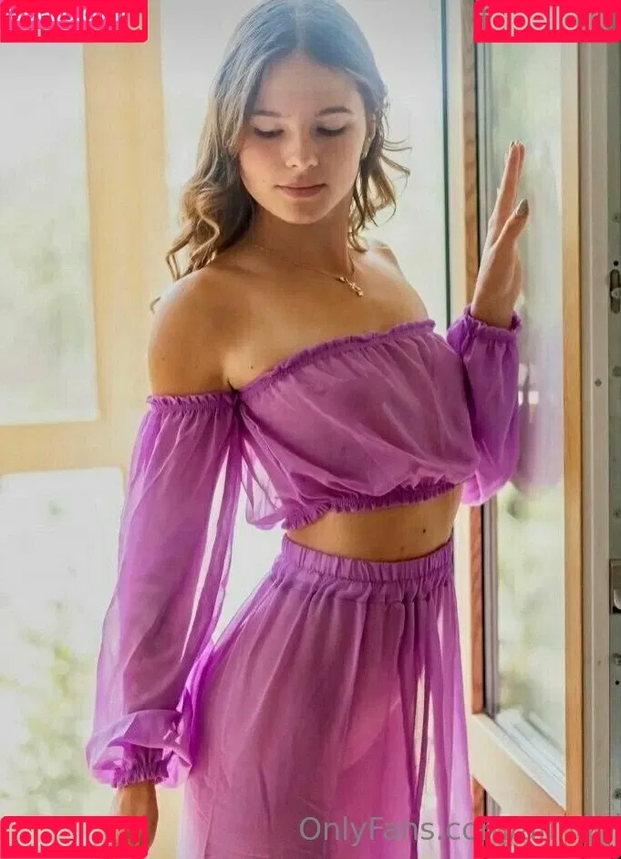 afina_ Onlyfans Photo Gallery 