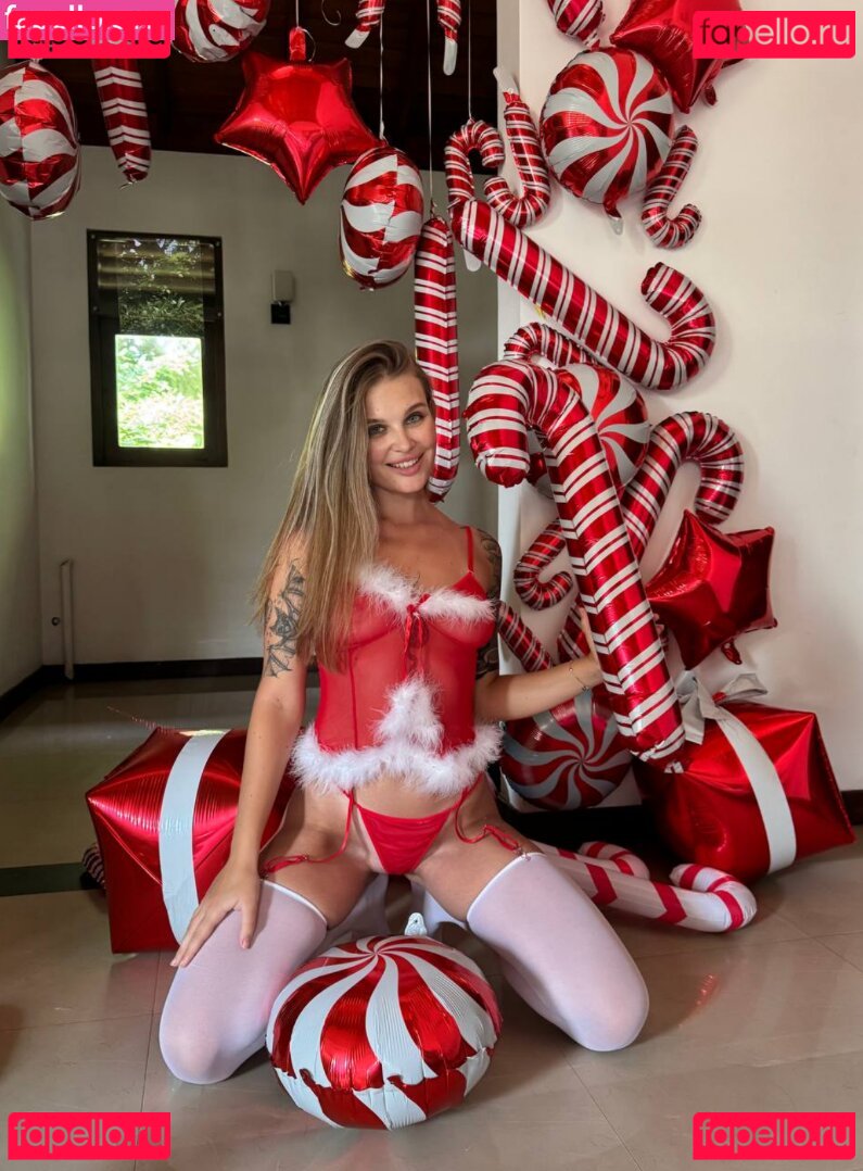 Milana Wet Nude Onlyfans Photo 33