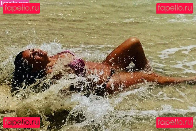 Angela Cavagna Onlyfans Photo Gallery 