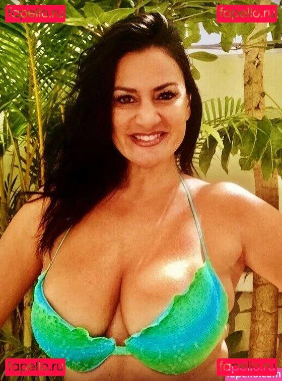 Angela Cavagna Onlyfans Photo Gallery 