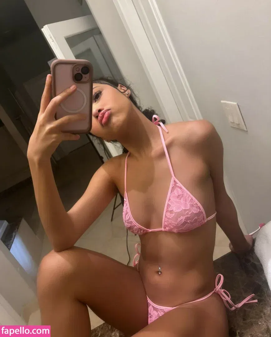 arisfed Onlyfans Photo Gallery 