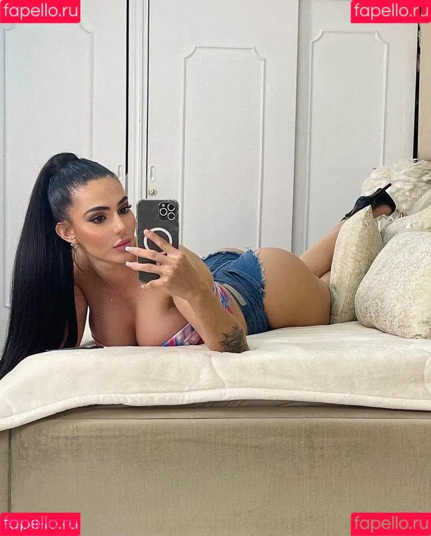 Gabriela Parisi Onlyfans Photo Gallery 