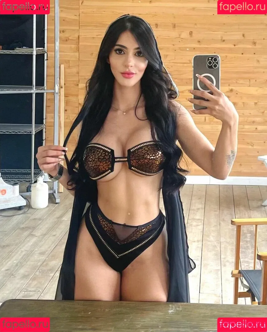 Gabriela Parisi Onlyfans Photo Gallery 