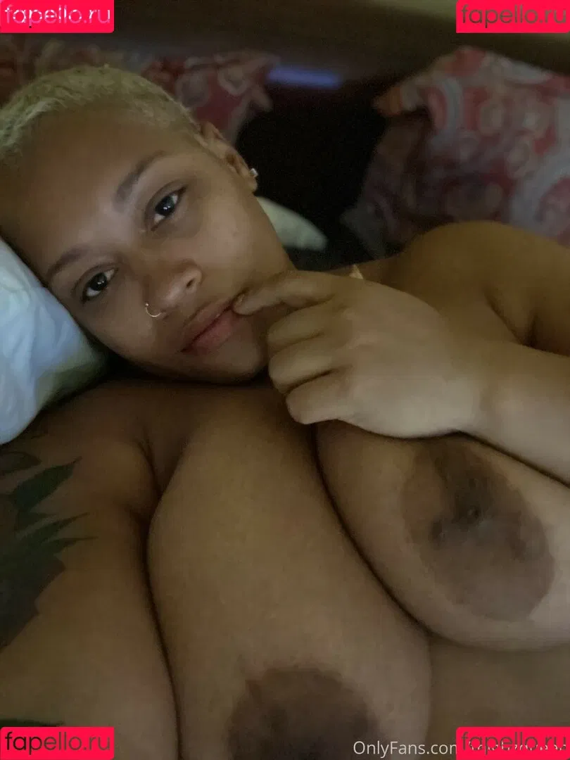 Thighzqueen Onlyfans Photo Gallery 