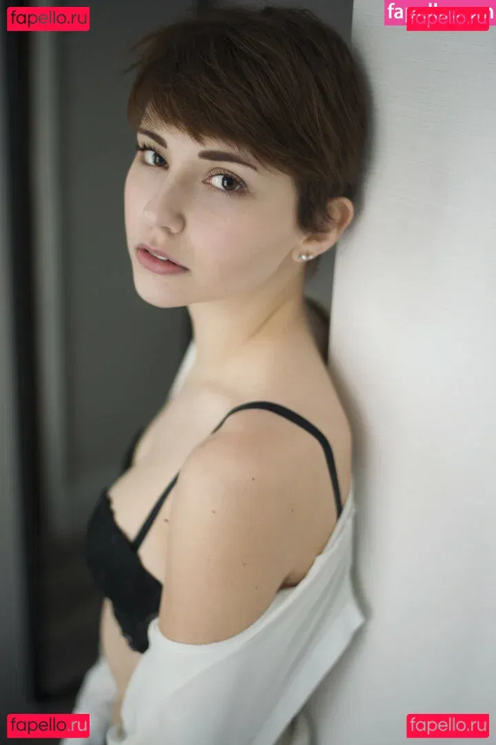 Savannah Brown Onlyfans Photo Gallery 