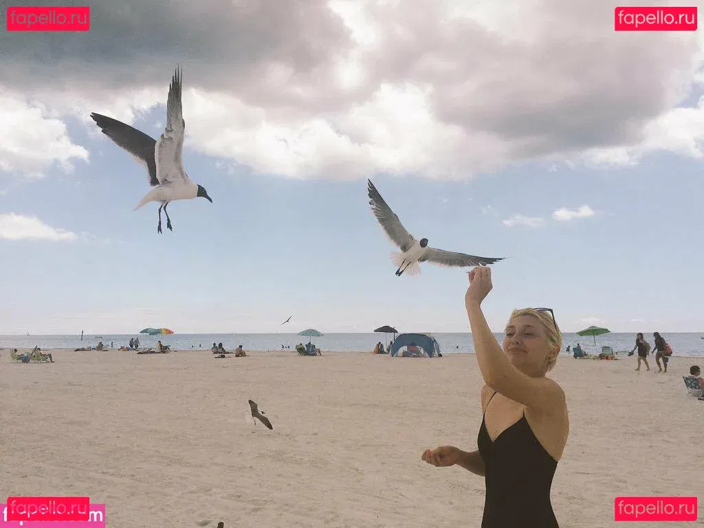 Savannah Brown Onlyfans Photo Gallery 