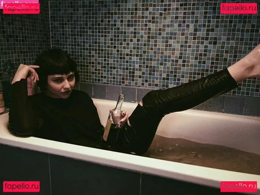 Savannah Brown Onlyfans Photo Gallery 