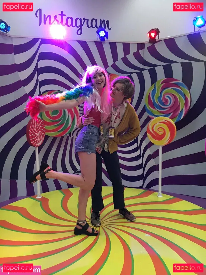 Savannah Brown Onlyfans Photo Gallery 