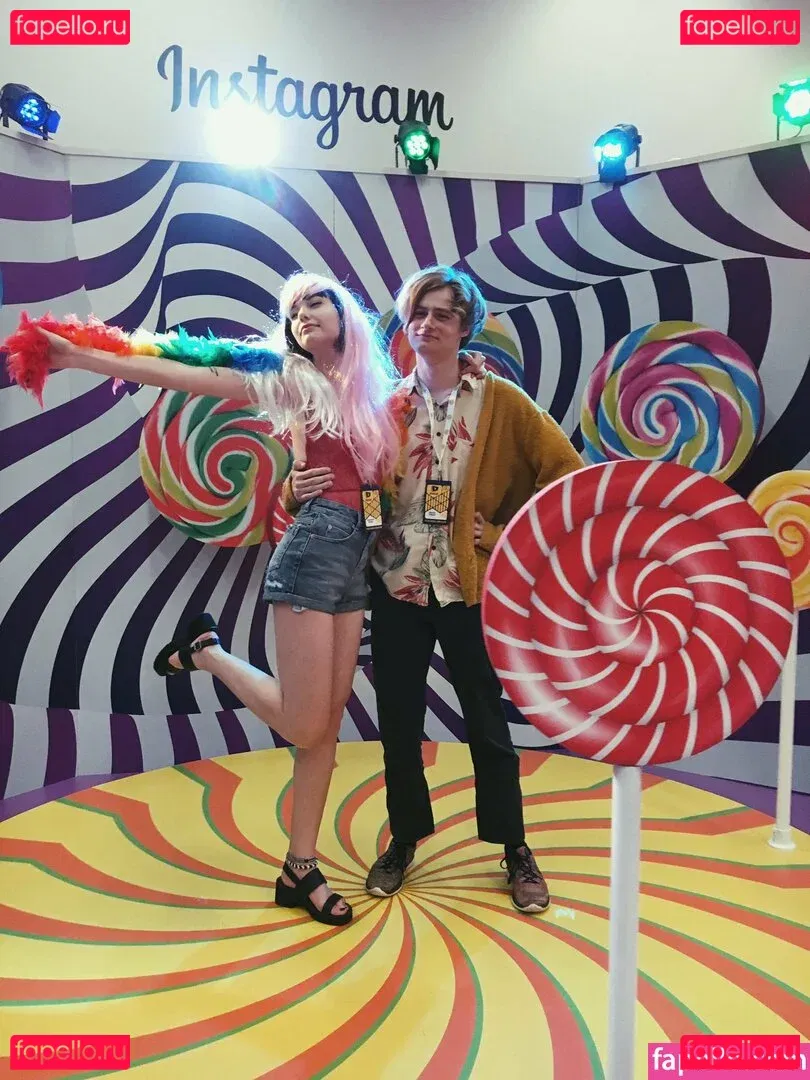 Savannah Brown Onlyfans Photo Gallery 