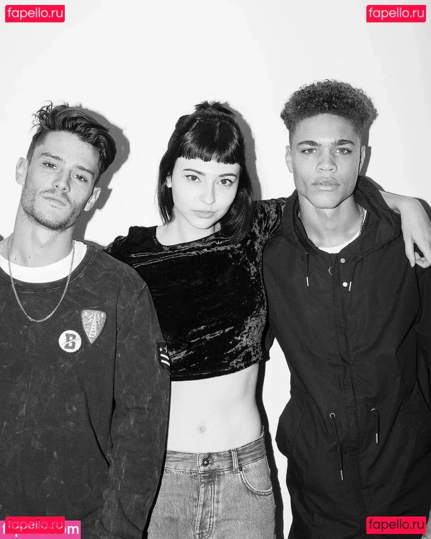 Savannah Brown Onlyfans Photo Gallery 