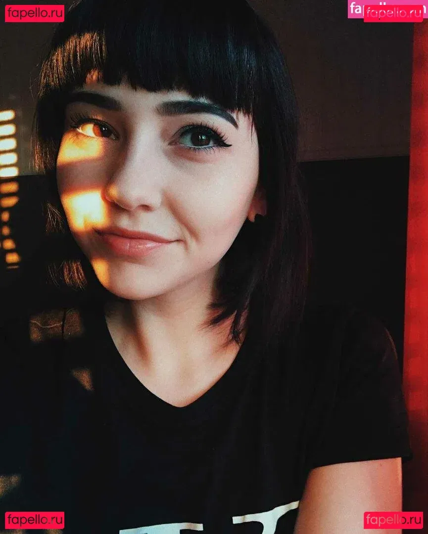 Savannah Brown Onlyfans Photo Gallery 