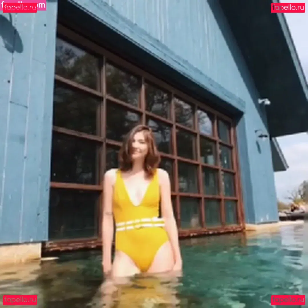 Savannah Brown Onlyfans Photo Gallery 