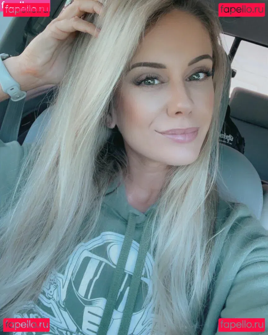 Midskarinnoelle Onlyfans Photo Gallery 