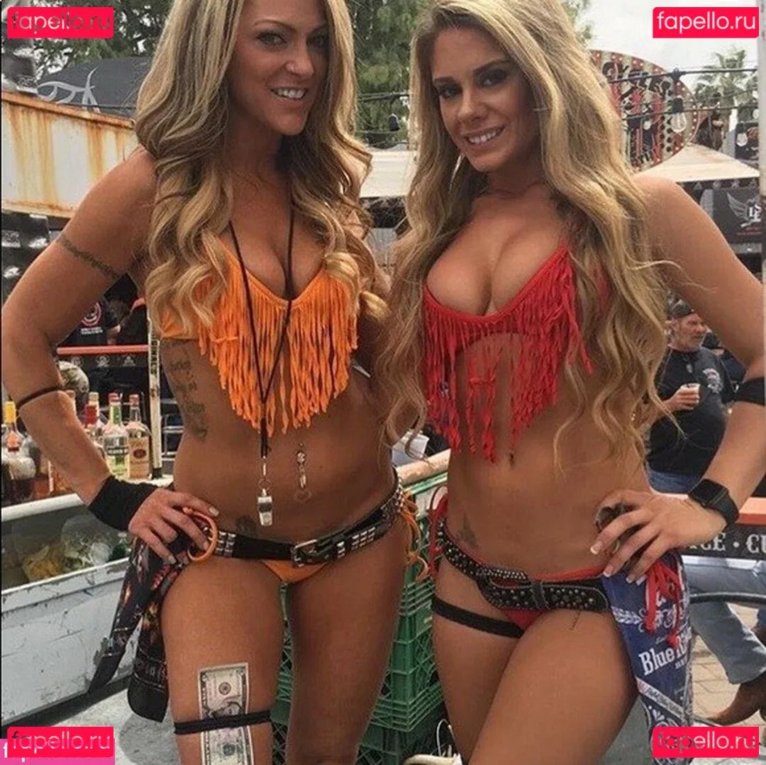 Midskarinnoelle Onlyfans Photo Gallery 