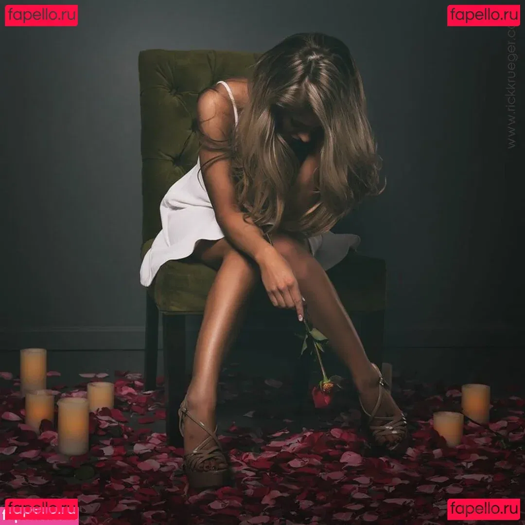 Midskarinnoelle Onlyfans Photo Gallery 