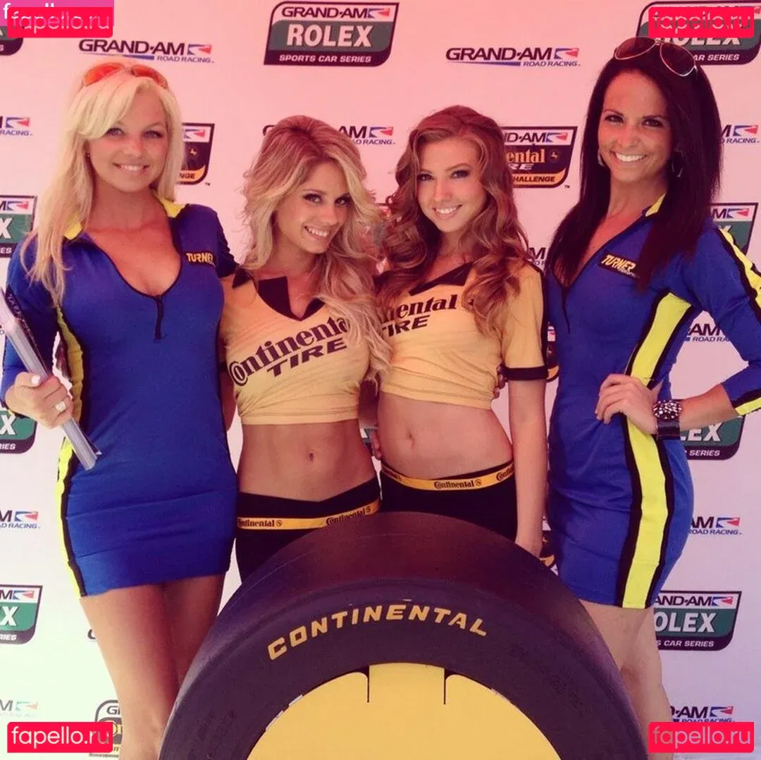 Midskarinnoelle Onlyfans Photo Gallery 