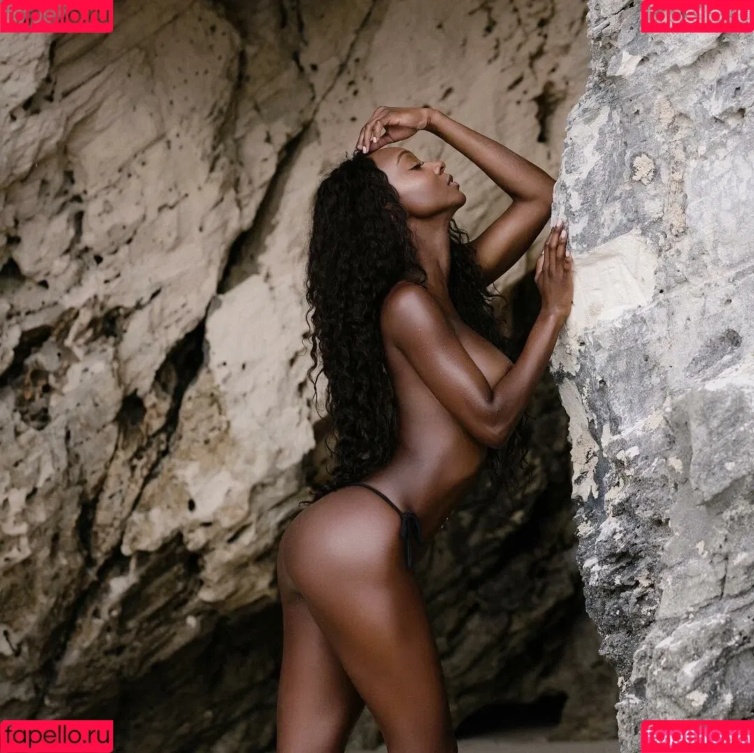 Mel Walls Onlyfans Photo Gallery 