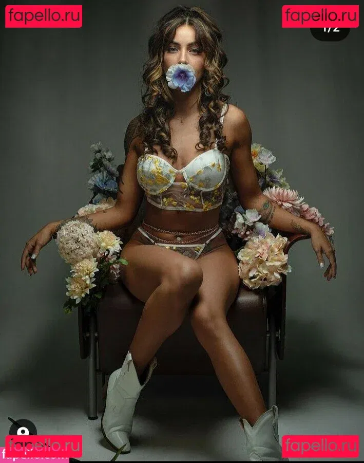 Itsellemu Onlyfans Photo Gallery 