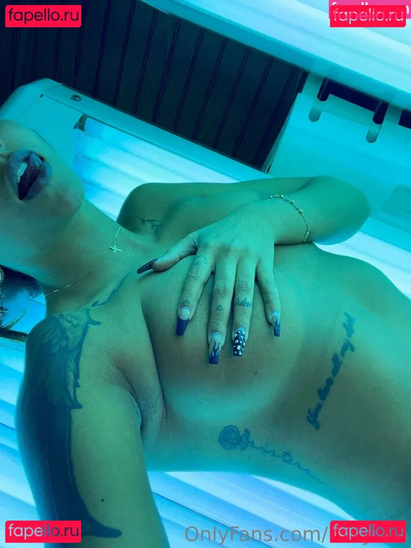 Itsellemu Onlyfans Photo Gallery 