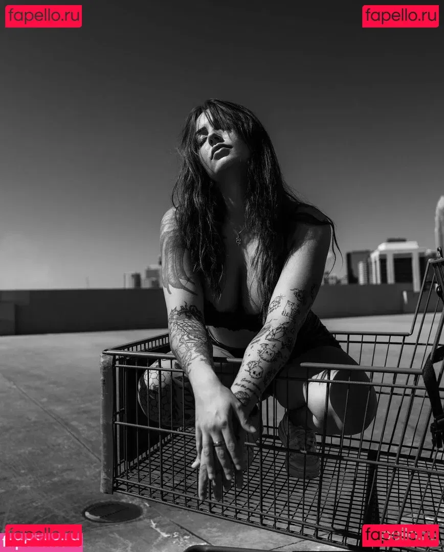 Itsellemu Onlyfans Photo Gallery 