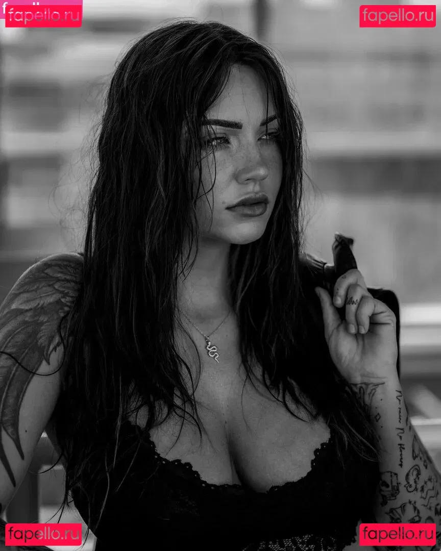 Itsellemu Onlyfans Photo Gallery 