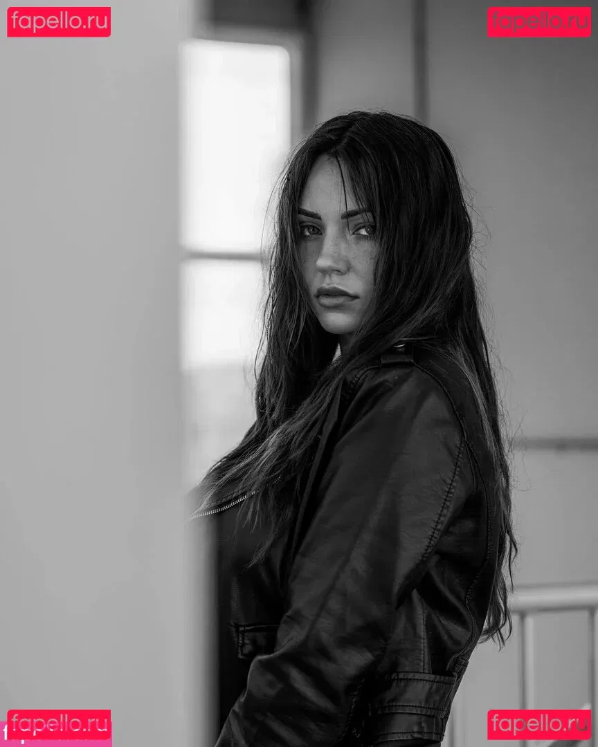 Itsellemu Onlyfans Photo Gallery 