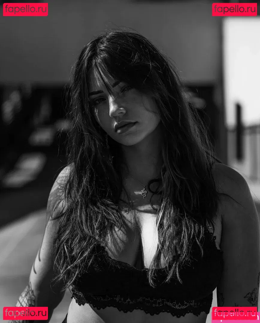 Itsellemu Onlyfans Photo Gallery 