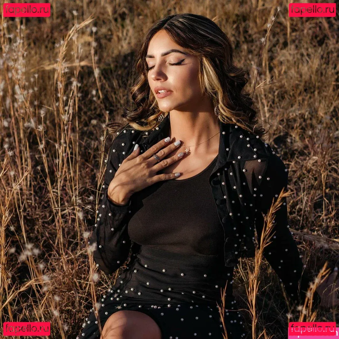 Itsellemu Onlyfans Photo Gallery 