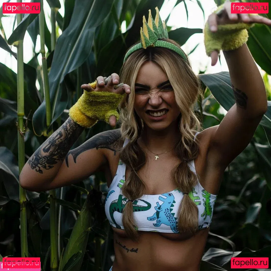 Itsellemu Onlyfans Photo Gallery 