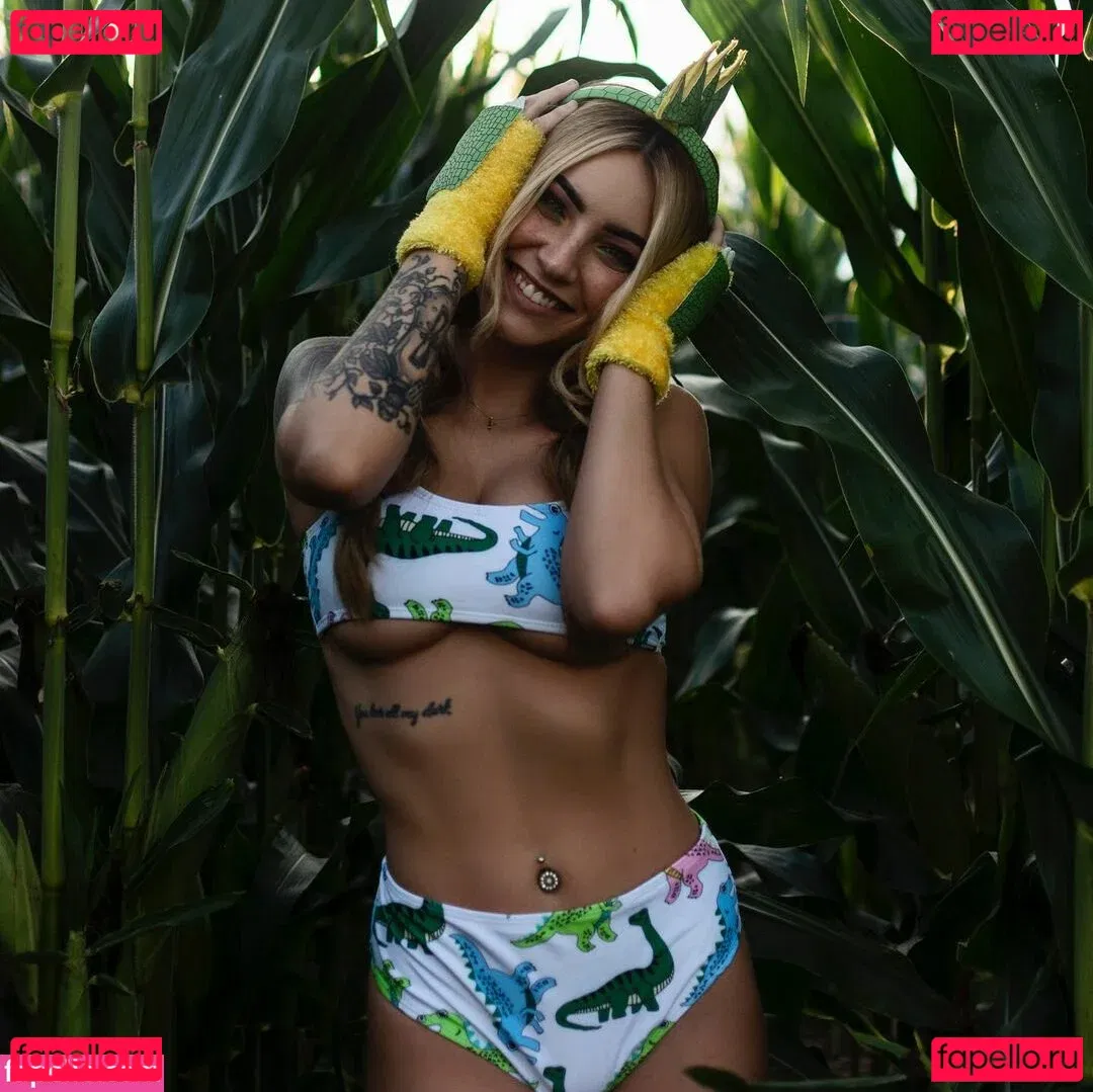 Itsellemu Onlyfans Photo Gallery 