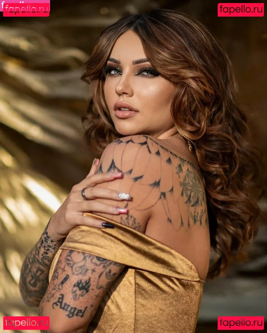 Itsellemu Onlyfans Photo Gallery 