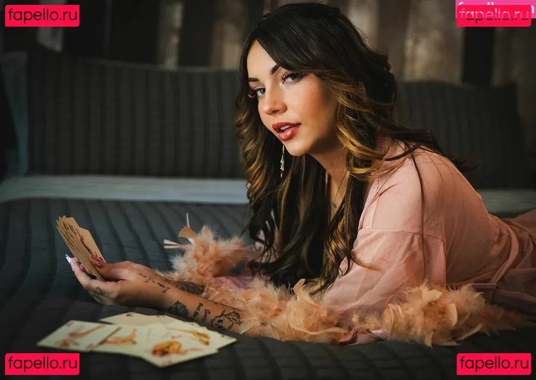 Itsellemu Onlyfans Photo Gallery 