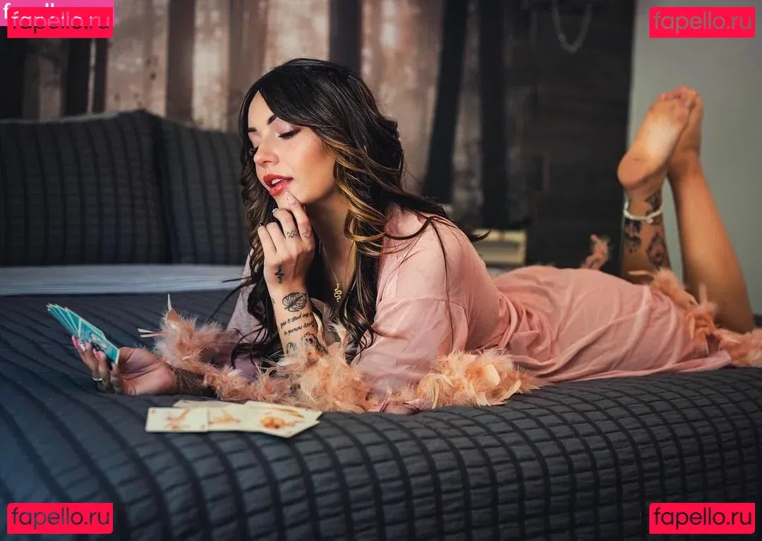 Itsellemu Onlyfans Photo Gallery 