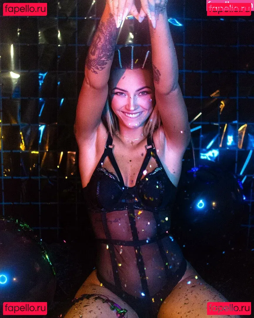 Itsellemu Onlyfans Photo Gallery 